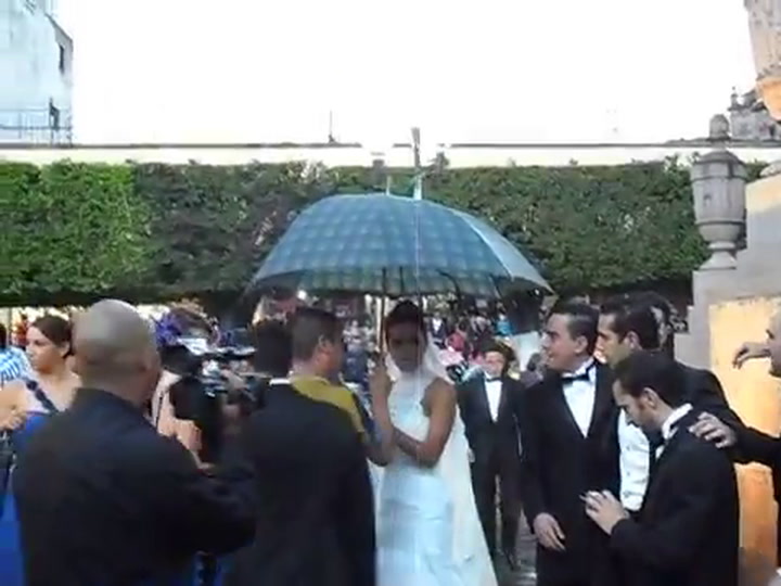 Recordamos el espectacular vestido de Tania Rincón en el día de su boda |  MDZ Online