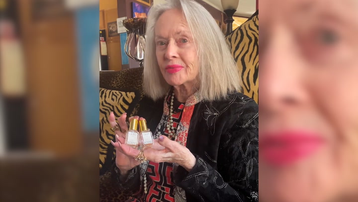Tippi Hedren reaparece apoyando los perfumes de su nieta Stella Banderas