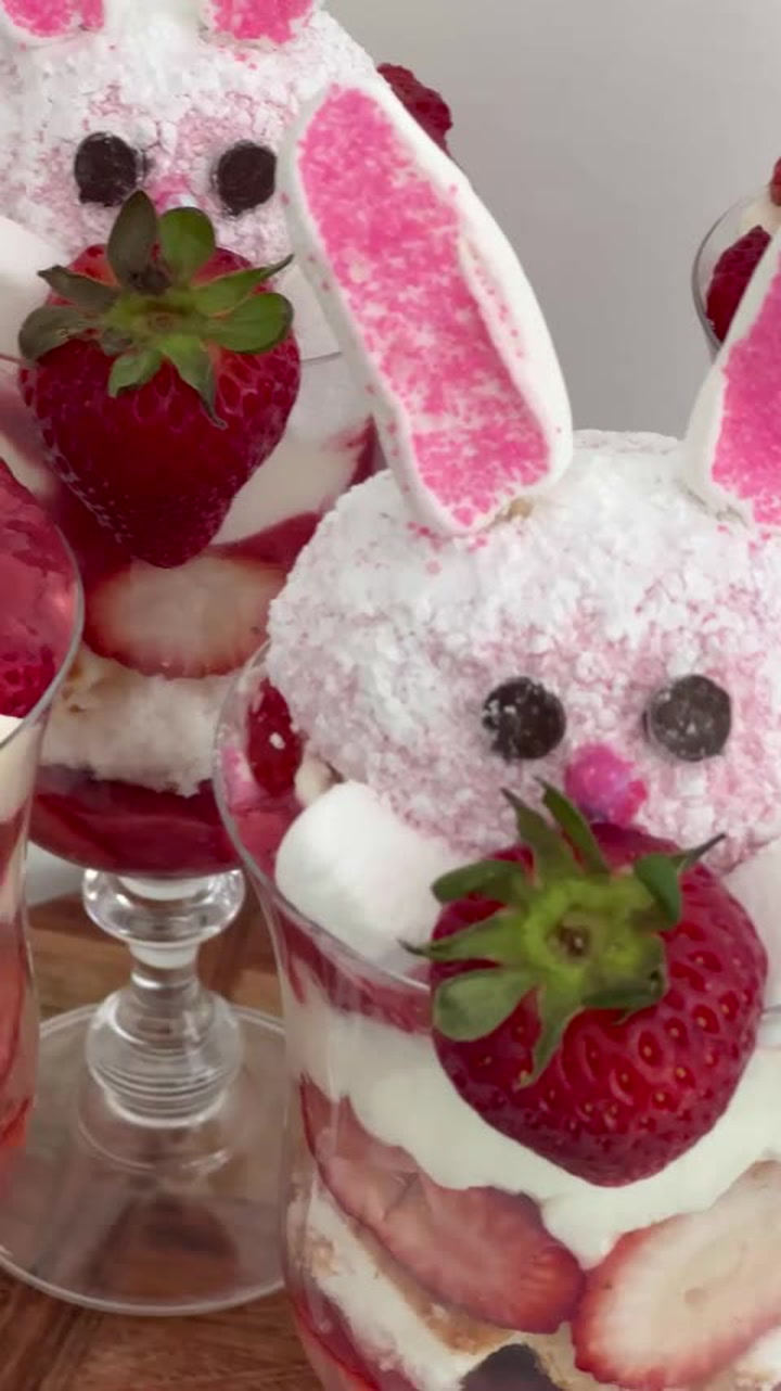 Easter Bunny Delight: Strawberry Parfait Recipe!
