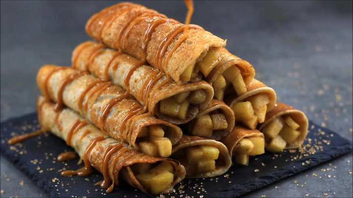Apple Crepes With Cinnamon