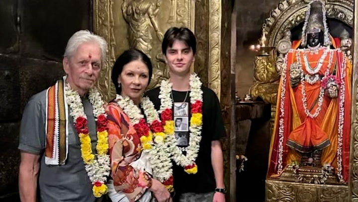 Las imágenes de Michael Douglas, Catherine Zeta-Jones y su hijo de viaje a la India
