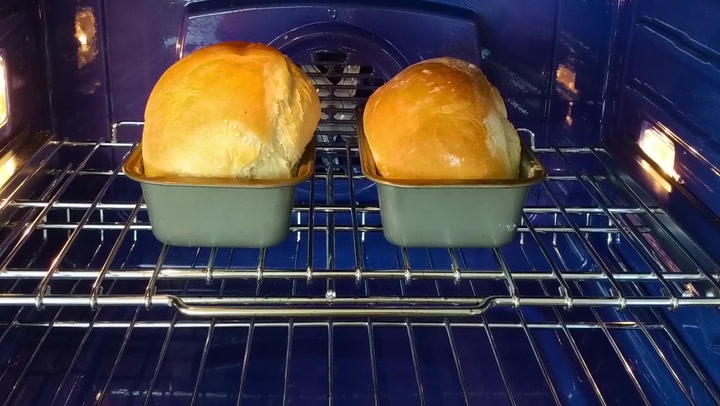 No-Knead Sourdough Bread - Feasting At Home