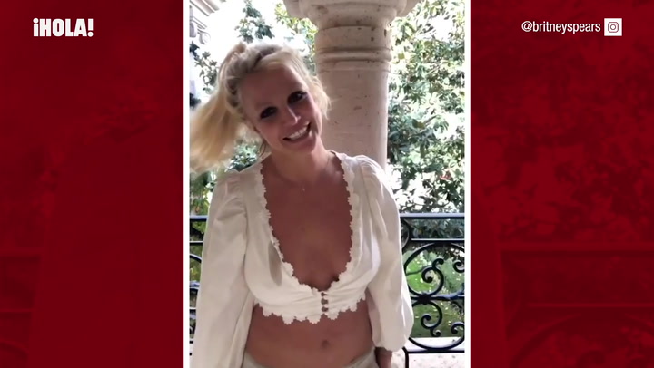 Britney Spears muestra su árbol de Navidad con un mensaje contra sus \'haters\'