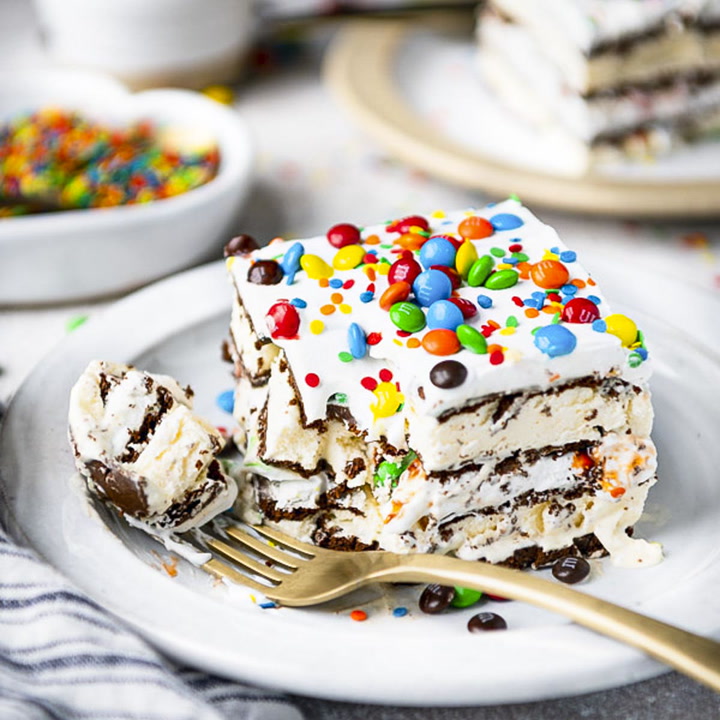 Cookies And Cream Ice Cream Cake (With Ice Cream Sandwiches!) - On My Kids  Plate