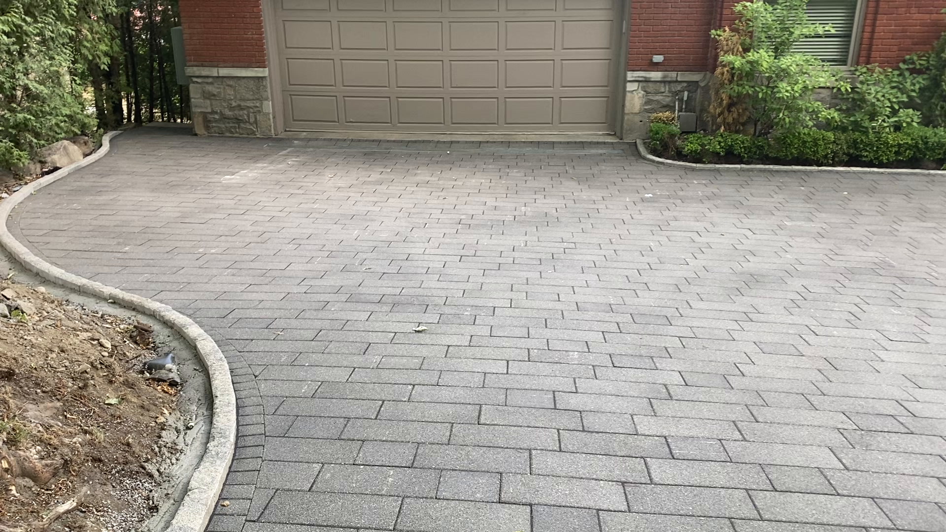 hydroPAVERS® Heated Driveway Westmount Quebec