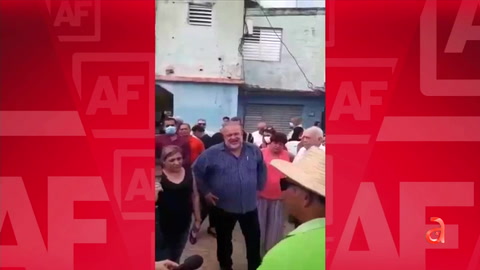 Pescador se enfrenta al Primer Ministro de Cuba Manuel Marrero y a un General de División