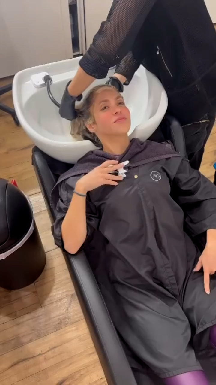El divertido vídeo viral de Shakira y Alejandro Sanz en la peluquería que está arrasando