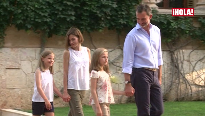 En vídeo: La naturalidad de la princesa Leonor y la infanta Sofía con la prensa