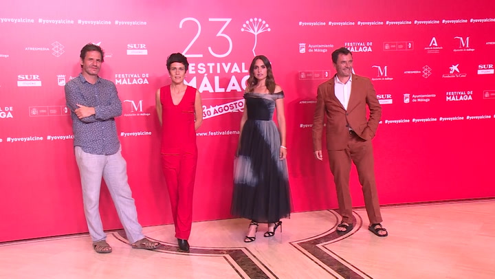 Raúl Arévalo con su chica, Paz Vega con su hija... la alfombra roja del Festival de Málaga, al detalle