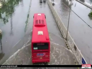 لاہور سمیت پنجاب میں موسلا دھار بارشیں۔۔۔۔ کئی علاقوں میں پانی جمع