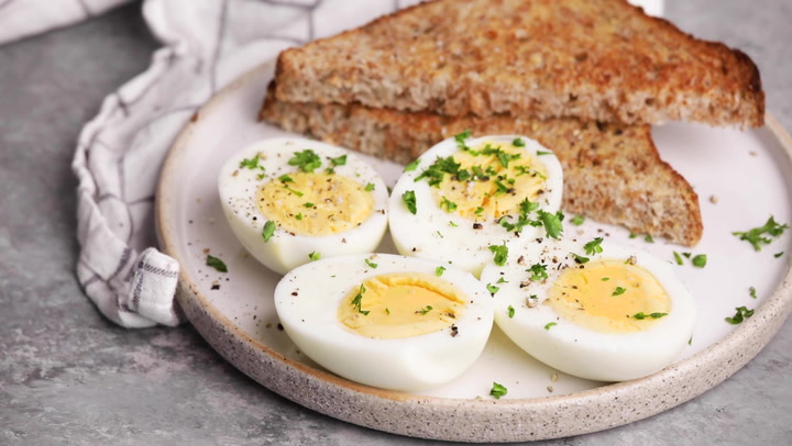 How to Boil an Egg {Soft, Medium, Hard} - FeelGoodFoodie